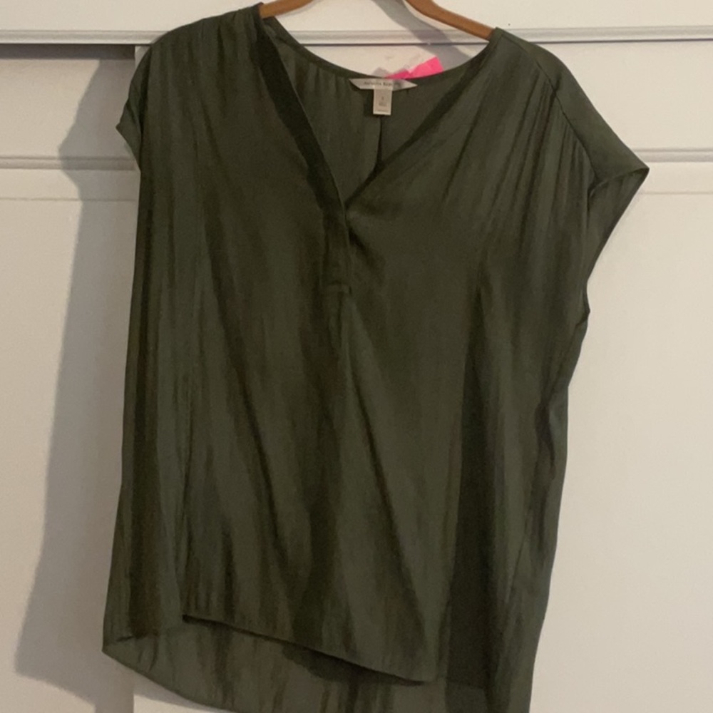 Banana Republic Olive Green Split Neck Cap Sleeve Blouse sz S